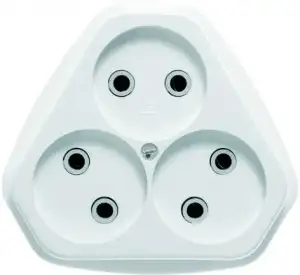 купить Розетка 3-м СП РС10-394 10А IP20 бел. Кунцево 5928