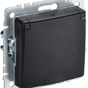 купить Розетка BRITE РСбш10-3-БрЧ 16А IP20 с заземл. защ. шторки с крышкой черн. IEK BR-R16-16-K02