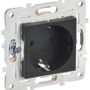 купить Розетка SKANDY 16А с заземл. защ. штроки SK-R04Bl черн. IEK SK-R14-16-K02