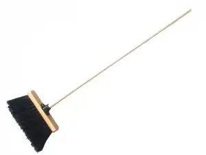 купить Метла для уборки улиц дер. 240x40x150мм с черенком (РОСМА-Д)