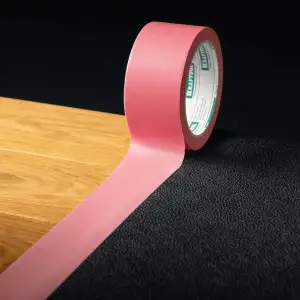 купить KRAFTOOL #200 Delicate 38 мм х 30 м, для деликатных и недавно окрашенных поверхностей, малярная лента (12102-38)