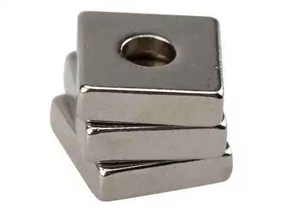 Прямоугольник магнитный неодимовый 10х10х3 мм с зенковкой 6х3,5 мм (упаковка 3 шт.) (REXANT) наличный и безналичный расчет