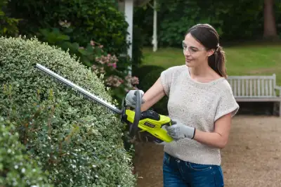 ONE + / Кусторез RYOBI OHT1845 наличный и безналичный расчет