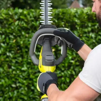 ONE + / Кусторез RYOBI RY18HT55A-0 (без батареи) наличный и безналичный расчет