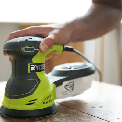 Эксцентриковая шлифмашина RYOBI ROS300A наличный и безналичный расчет