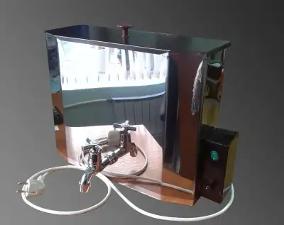 Умывальник «Дачный» с водонагревателем «Петромаш ЭВБО-20Н» (античная медь, мойка пластик) наличный и безналичный расчет