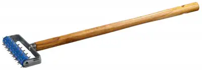 Валик игольчатый STAYER для гипсокартона в сборе, металлические иглы, ручка 500мм, 32х150мм наличный и безналичный расчет