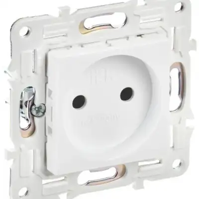 Розетка SKANDY 10А без заземл. без защ. шторок SK-R02W арктич. бел. IEK SK-R10-10-K01 наличный и безналичный расчет