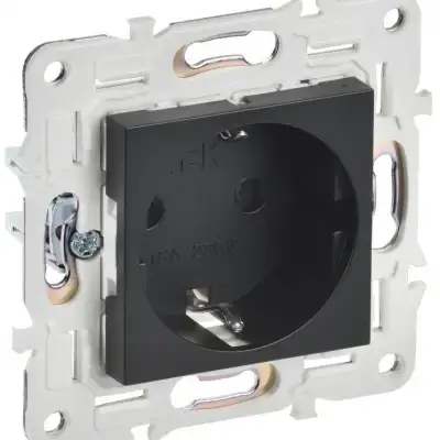 Розетка SKANDY 16А с заземл. защ. штроки б/к SK-R06Bl черн. IEK SK-R14-16-1-K02 наличный и безналичный расчет