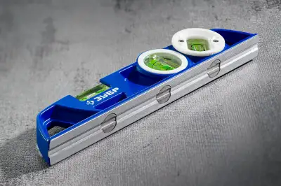 ЗУБР ЛИТОЙ 250 мм, магнитный уровень (34583) наличный и безналичный расчет